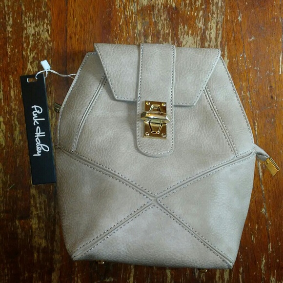 **LAST ONE** Frida Front Lock Crossbody bag - Picture 2 of 3